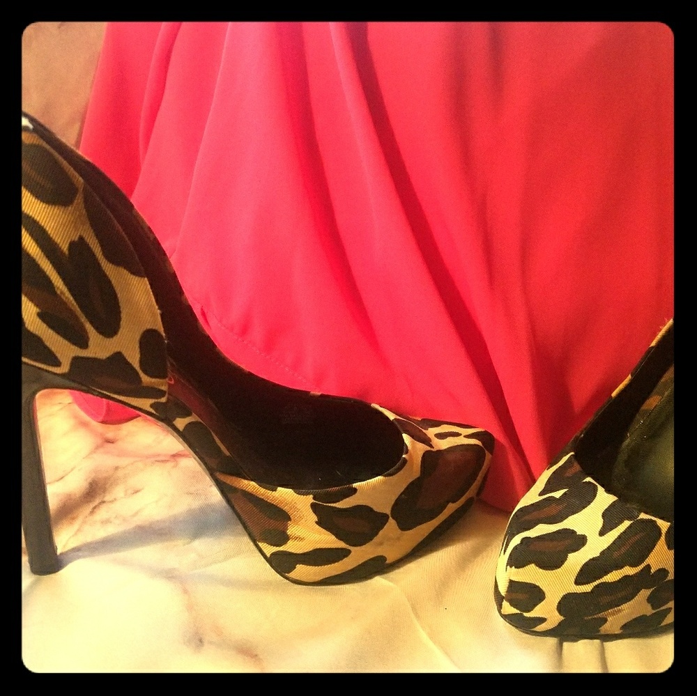 Sassy Leopard print Jessica Simpson Heels